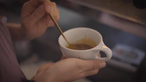 Coffee-being-prepared-at-coffee-shop