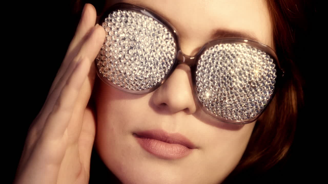 여자 디스코 안경 4k 10
