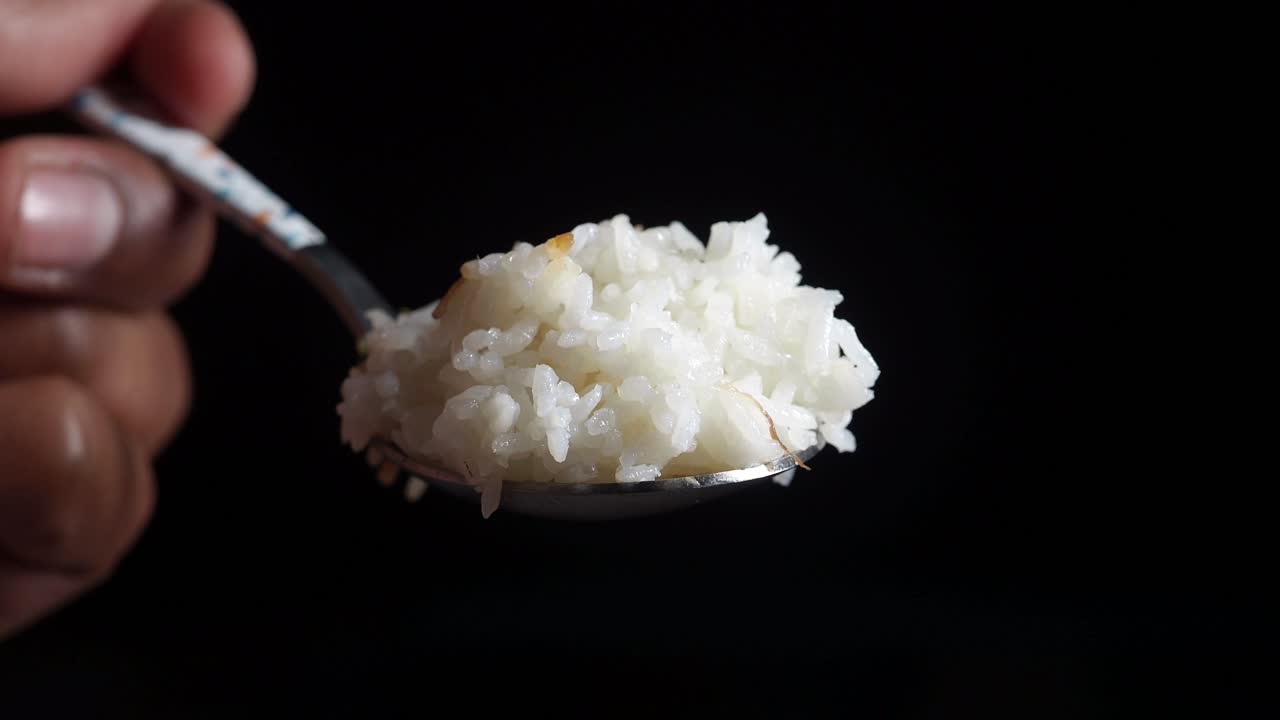una cuchara de arroz