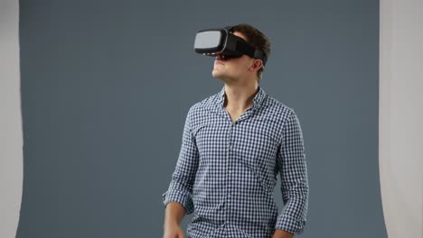 Young-man-in-VR-headset