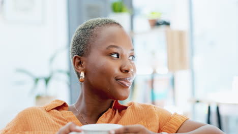 Schwarze-Frau,-Kaffee-Und-Denken-Mit-Vision