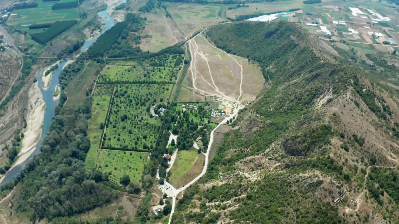 un disparo parcial de un avión no tripulado en órbita de st.