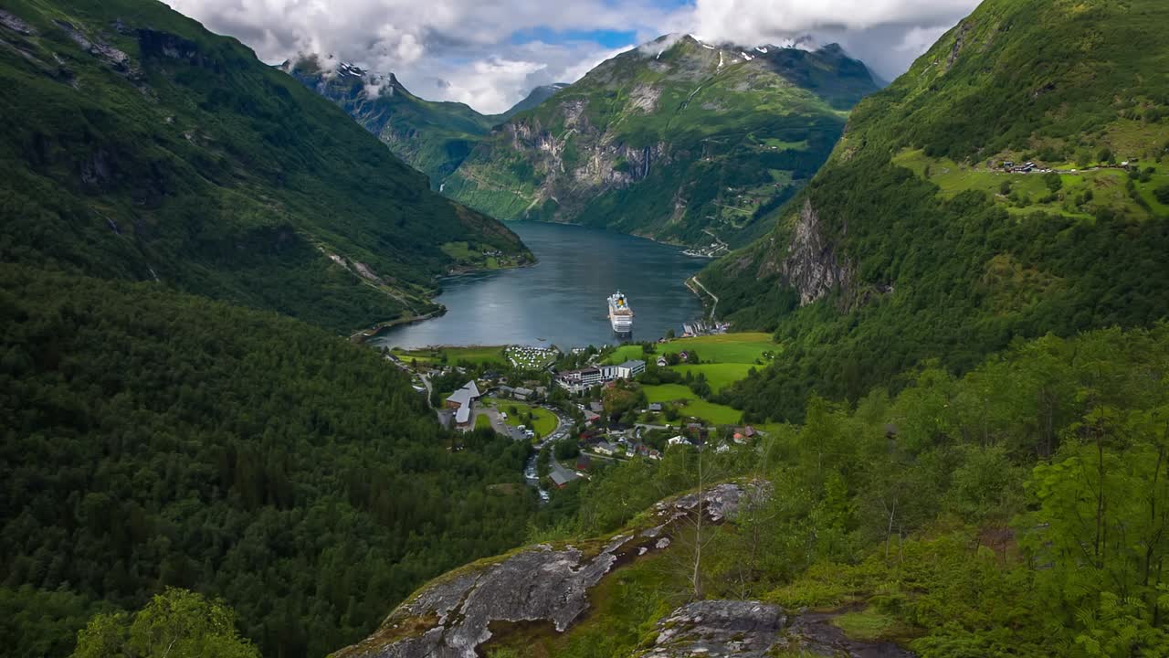 el fiordo de geiranger, noruega.