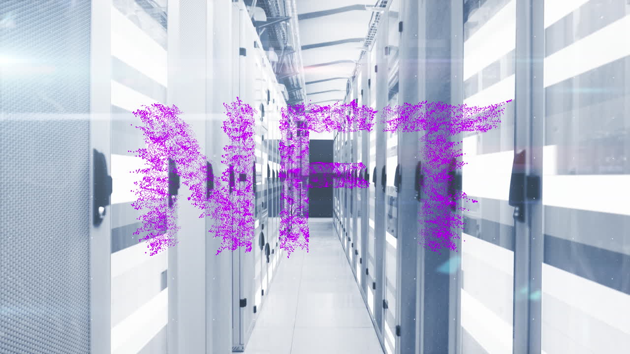 animación de banner de texto nft y senderos de luz contra la habitación del servidor de computadora