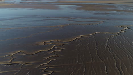 Patrones-De-Lodo-Del-Estuario-Del-Río-Siete-Desde-Un-Dron