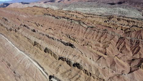 Wiederholtes-Muster-Von-Extremen-Rock-Canyon-Gelände,-Canon-Del-Indio,-Arg