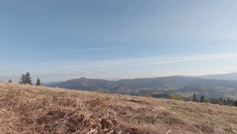 Paisaje-Escénico-De-Montaña-En-Polonia-Durante-El-Cálido-Día-De-Otoño,-Lapso-De-Tiempo