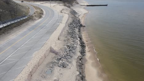 Close-up-on-the-sand-and-Stone-Levee