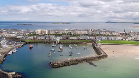 Portrush-town-on-the-Causeway-Coastal-Route,-Northern-Ireland