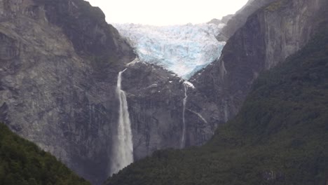 Glacier-with-waterfall-in-Queulat-park,-Chile