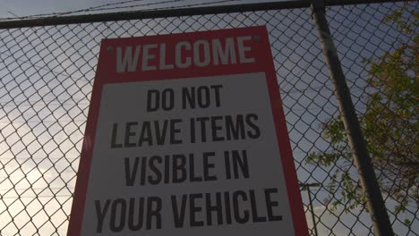 warning sign "do not leave items visible in your vehicle