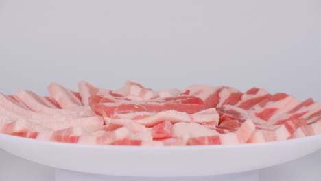 costillas de cerdo gran plato redondo, video clip