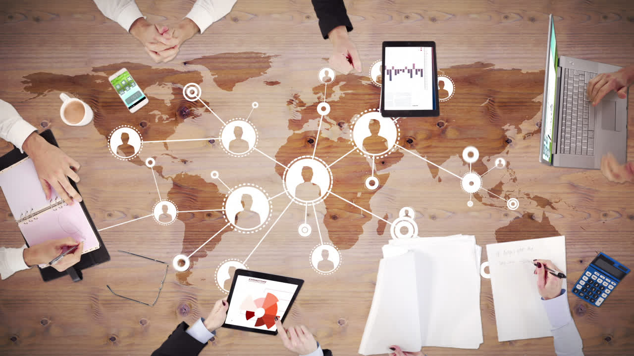 사업가 들 의 손 이 일 하고 있다