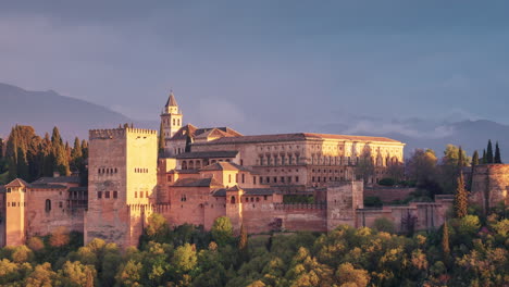 Sonnenuntergang-Mit-Der-Alhambra-Von-Granada-Als-Hauptthema