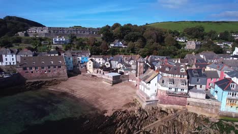 Kingsand-Und-Cawsand,-Partnerdorf-In-Cornwall-Mit-Seinen-Idyllischen-Bunten-Gebäuden