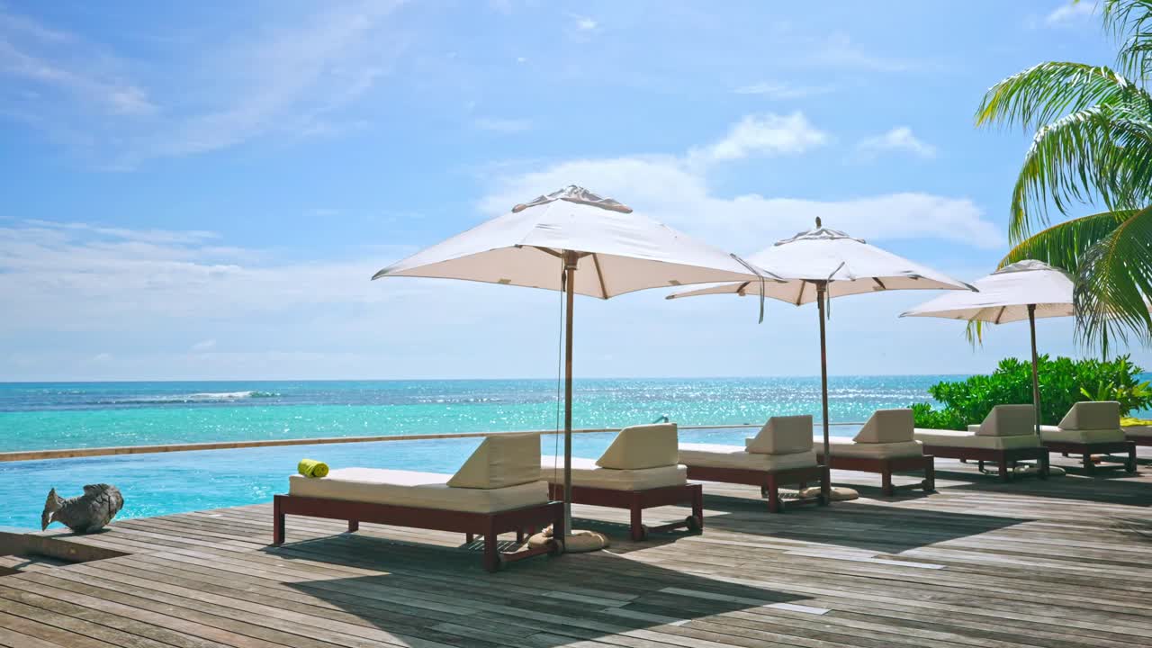 바가에 있는 열대 럭셔리 해변 리조트의 넓은 정적