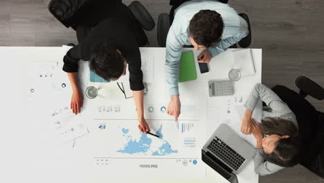 reunión de negocios vista arial que muestra el trabajo en equipo
