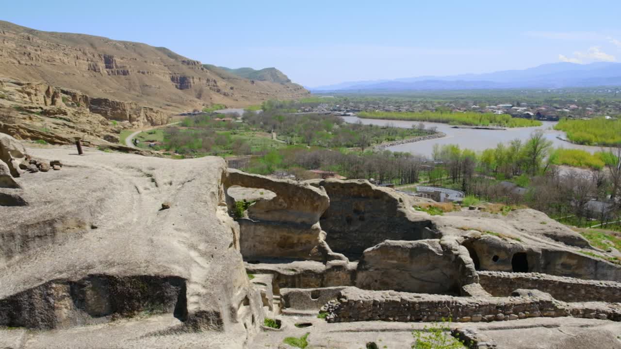 город в скалах uplistsikhe грузия. выборочный фокус. природа.