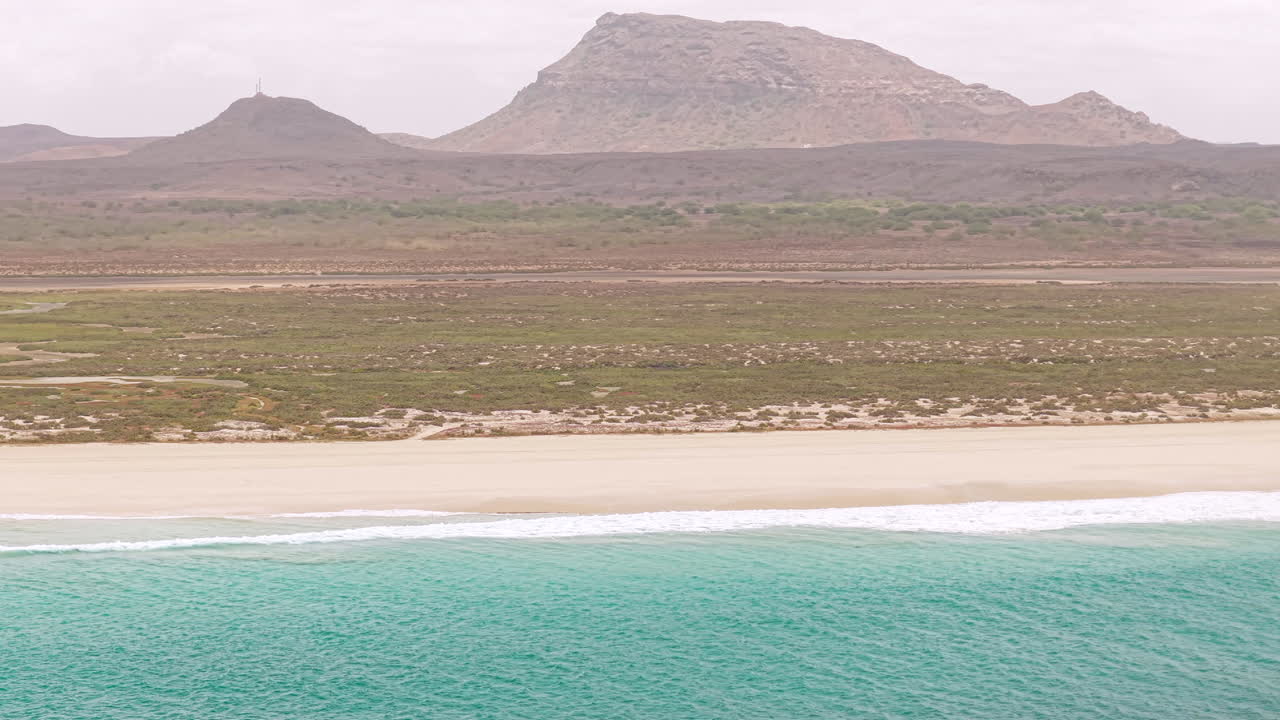 Imágenes aéreas de la playa de Santa Mónica en Boa Vista, Cabo Verde.