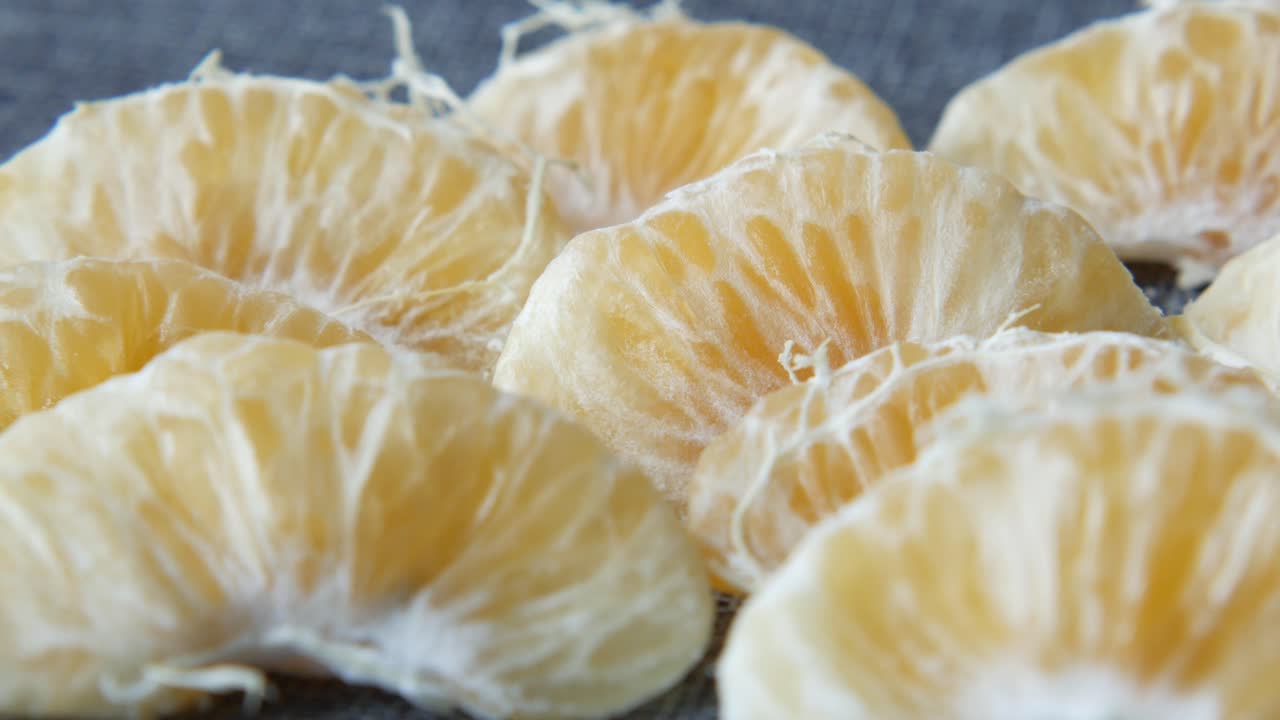 신선한 만다린 오렌지 조각