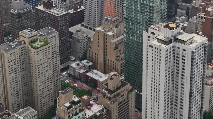 Vista aérea impressionante de edifícios urbanos em Nova York, EUA