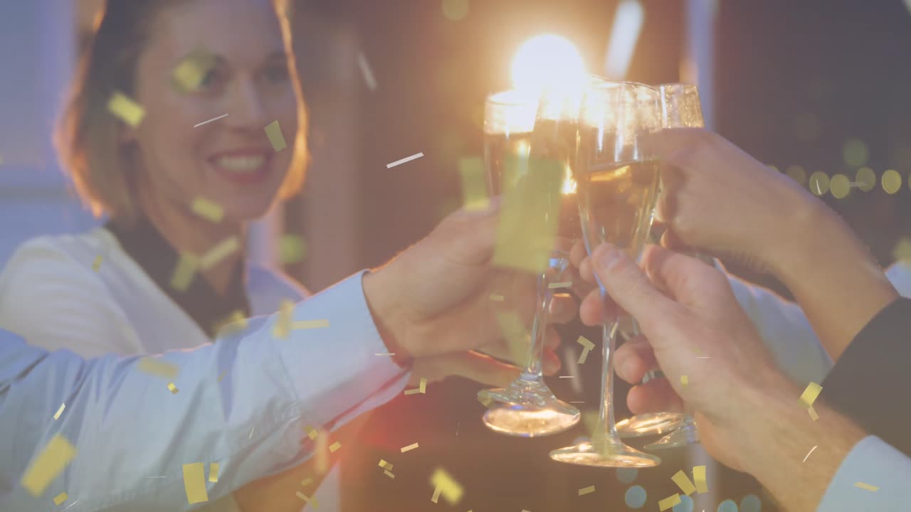 animación de confeti cayendo sobre diversos amigos haciendo brindis en la fiesta