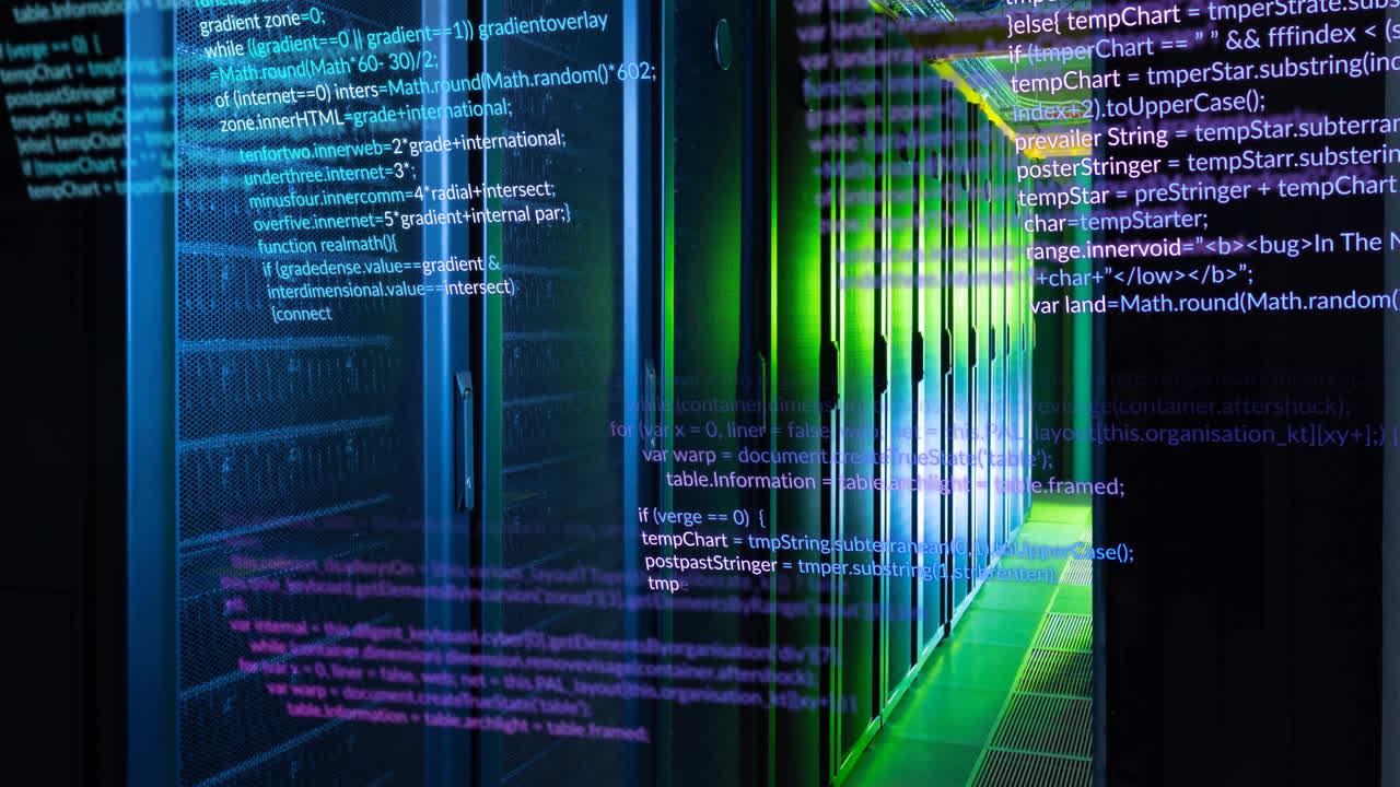 animación de lenguaje de programación de computadora multicolor sobre la sala del servidor de datos