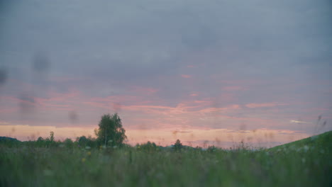 Nubes-En-Movimiento-Al-Anochecer-Timelapse