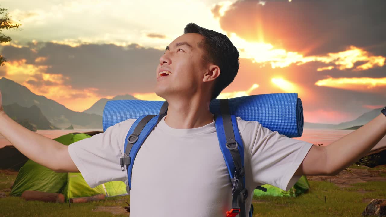 해가 지는 행복한 여행자