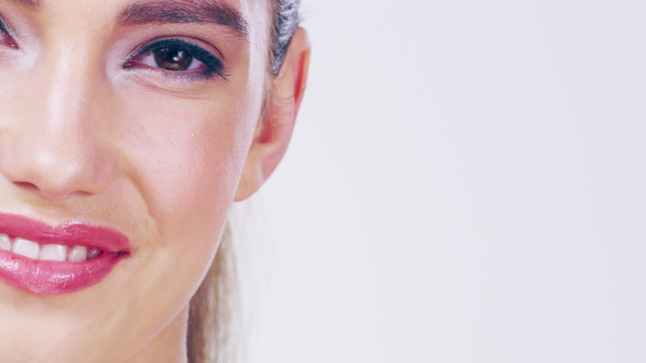 la cara impecable siempre se ve mejor cuando sonríe.