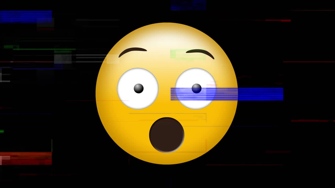 animación digital de tv efecto estático sobre emoji de cara sorprendida contra un fondo negro