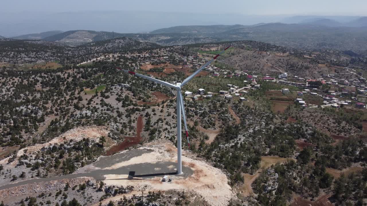 마을에 있는 친환경 풍력 에너지