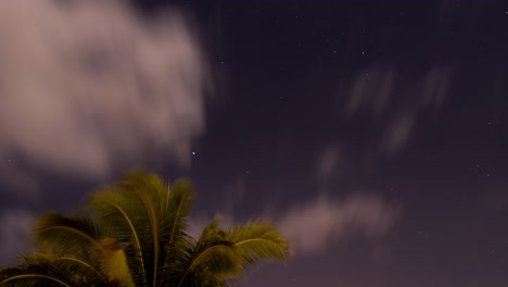 Estrellas-En-El-Lapso-De-Tiempo-De-La-Vía-Láctea-En-La-Noche,-Zoom-En-Movimiento