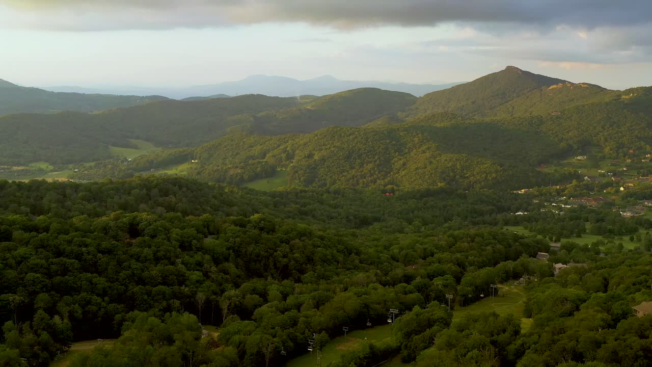 paisaje de la cordillera de los apalaches de blue ridge, panorama aéreo