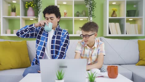 Cute-little-kids-pretending-to-be-businessmen.