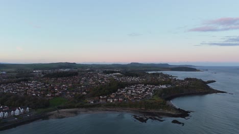 Ciudad-De-La-Bahía-De-Dalgety-Y-Vistas-Al-Mar-Del-Norte