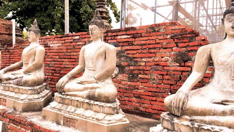 Thai-Buddhist-Statues-in-the-Ancient-City-of-Ayutthaya,-Thailand