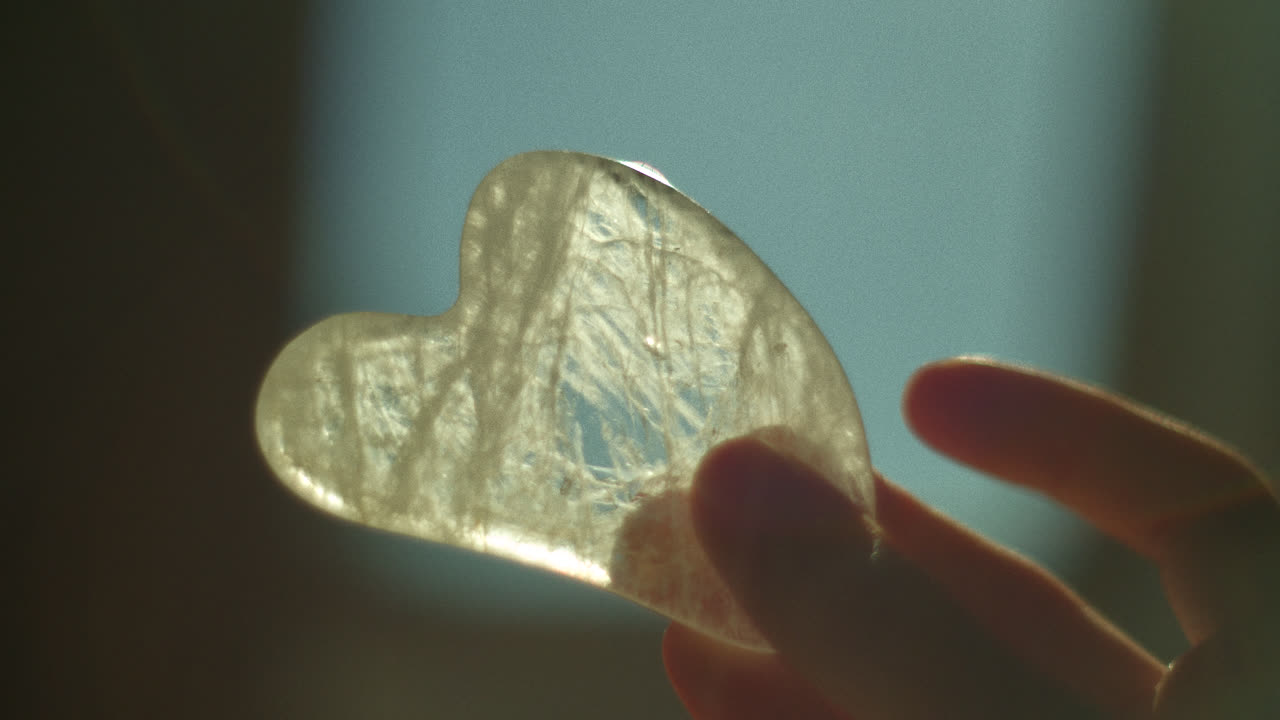 Heart-shaped Quartz Facial Massage Tool