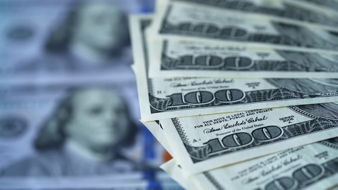 billetes de cien dólares estadounidenses