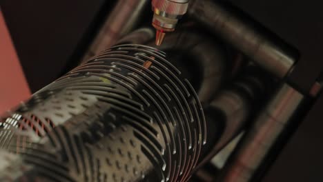 corte láser cnc de metal, tecnología industrial moderna.