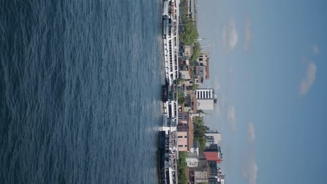 istanbul river scene