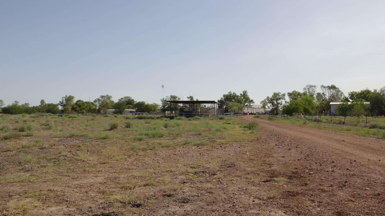 tierras de cultivo australianas campo arbusto interior norte de queensland tierra de australia