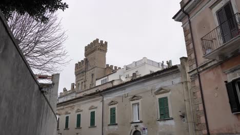 View-of-buildings-and-rooftops-in-Guardiagrele,-Abruzzo,-Italy