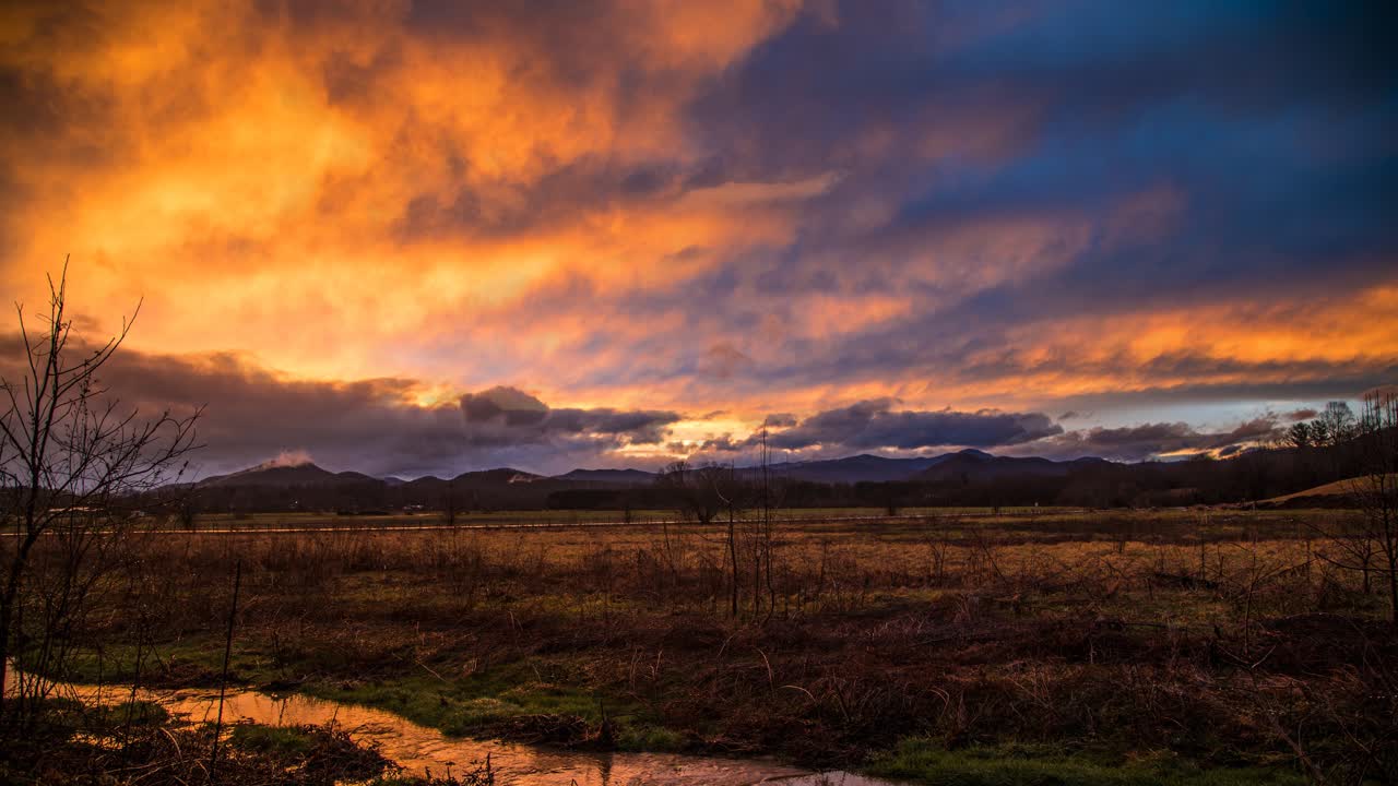 espectacular puesta de sol en las montañas blue ridge asheville carolina del norte