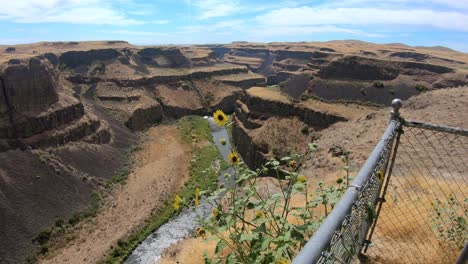 vista panorámica de los scablands y el río palouse en el estado de washington oriental cerca del parque estatal palouse falls