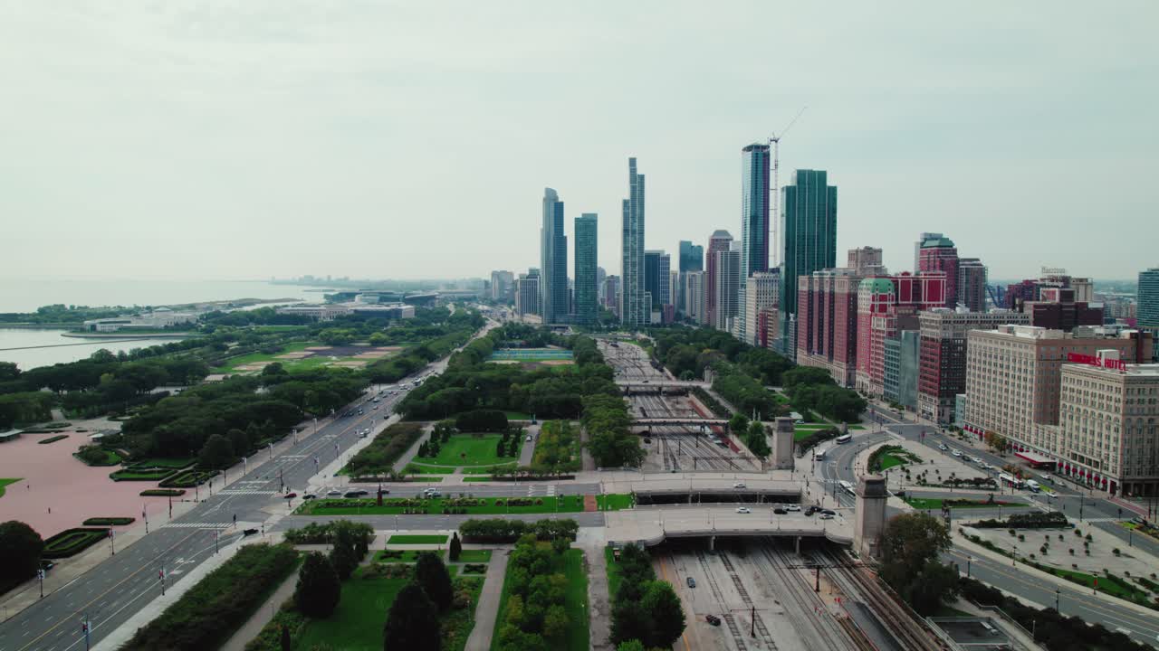 Grant Park on left, Chicago skyline on right