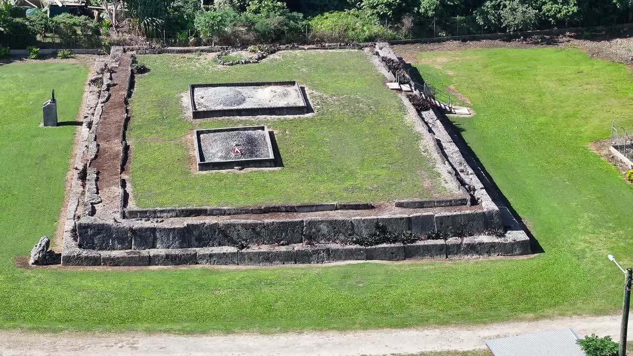 Vista aerea di un'antica struttura in pietra
