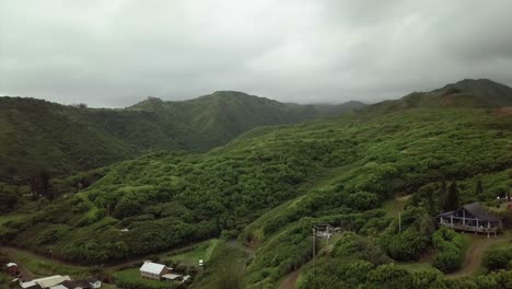 esta toma fue capturada en las montañas jurásicas en la isla hawaiana de oahu