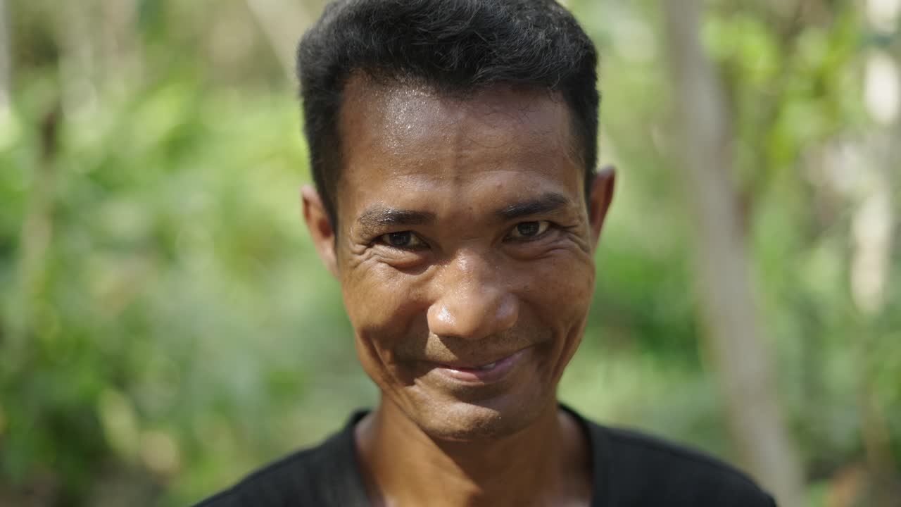 笑顔の男のクローズアップポートレート