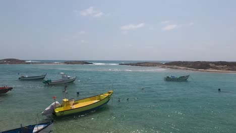 islands bay. flying between the boats full hd
